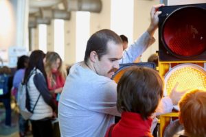 Volunteers explain science at engineering expo