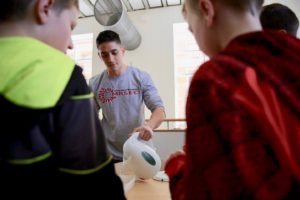 Volunteers explain science at engineering expo