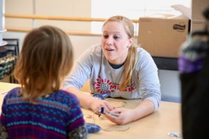 Volunteers explain science at engineering expo