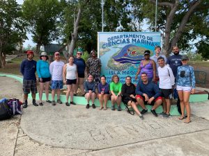 The RET cohort of 2019 poses at La Isla Magueyes